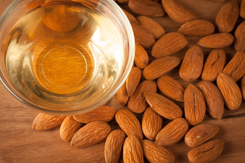 almond oil and almonds
