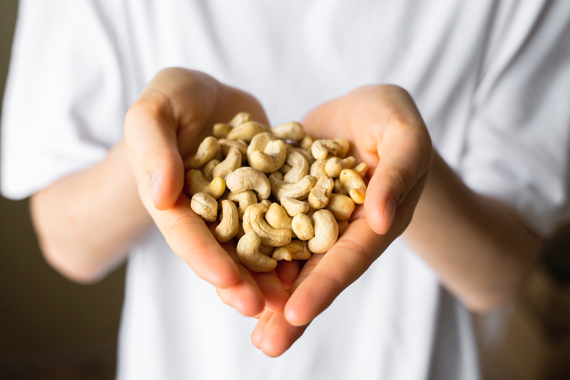cashew nuts with skin