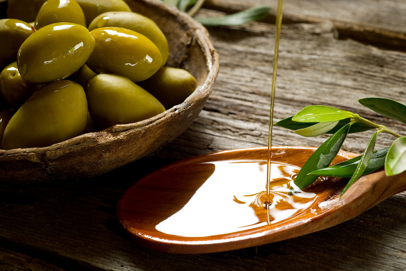 Castor Oil Vs Olive Oil: Which Is Best And When